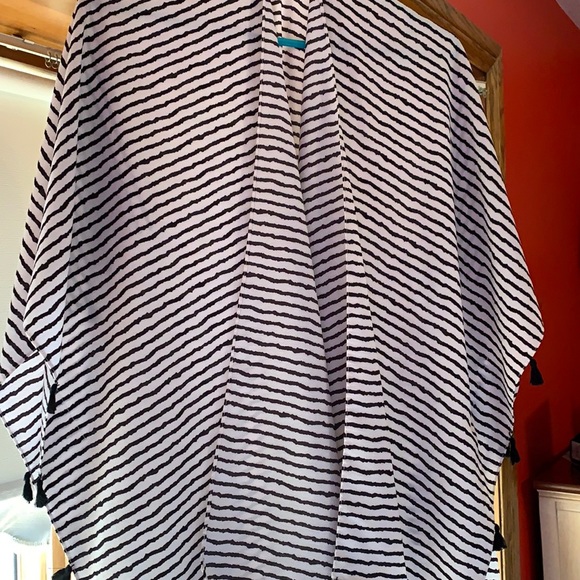 4/$20 NWOT WATERFALL shawl/jacket/coverup ladiesOS